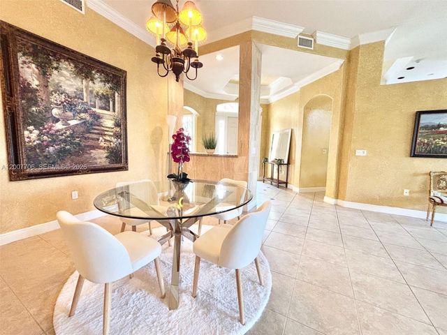 1141 Waterside Ln, Hollywood, FL 33019