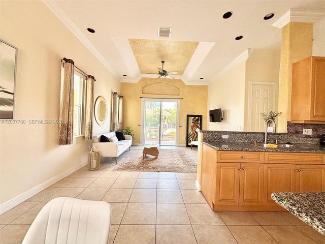 1141 Waterside Ln, Hollywood, FL 33019
