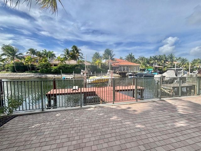1141 Waterside Ln, Hollywood, FL 33019