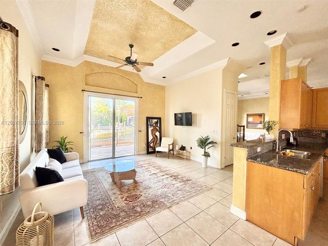 1141 Waterside Ln, Hollywood, FL 33019