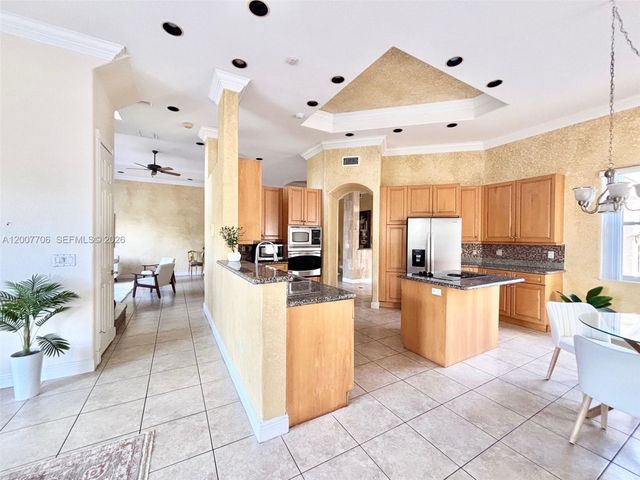 1141 Waterside Ln, Hollywood, FL 33019