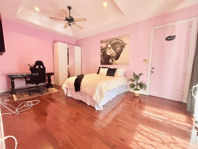 1141 Waterside Ln, Hollywood, FL 33019