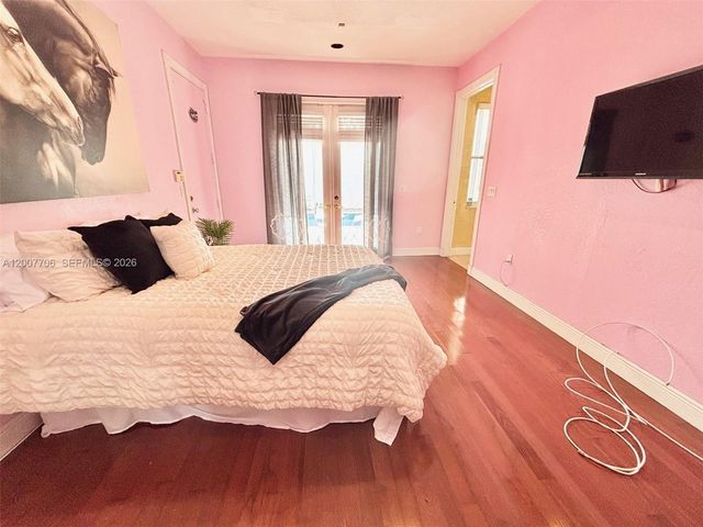 1141 Waterside Ln, Hollywood, FL 33019