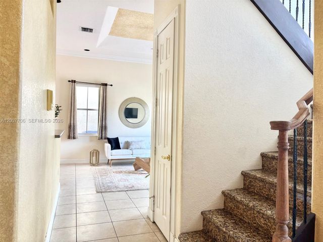 1141 Waterside Ln, Hollywood, FL 33019