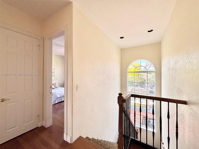 1141 Waterside Ln, Hollywood, FL 33019