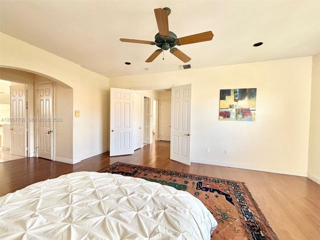 1141 Waterside Ln, Hollywood, FL 33019