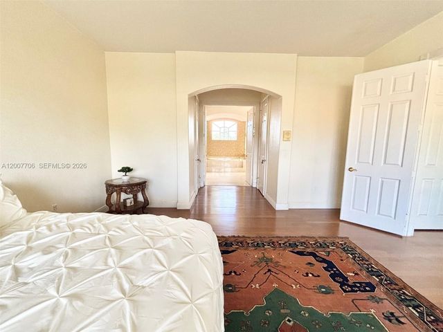 1141 Waterside Ln, Hollywood, FL 33019