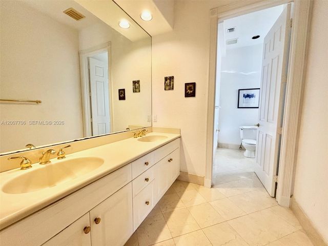 1141 Waterside Ln, Hollywood, FL 33019
