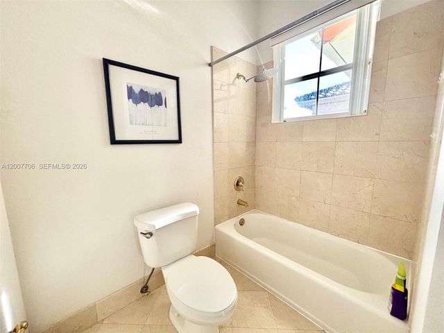 1141 Waterside Ln, Hollywood, FL 33019