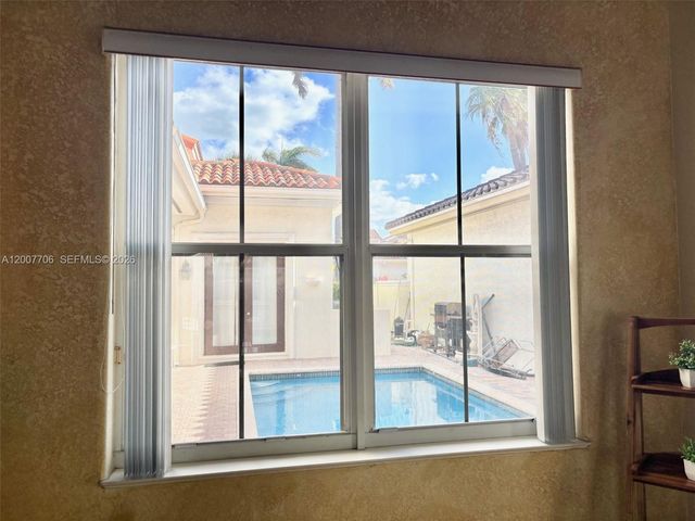 1141 Waterside Ln, Hollywood, FL 33019