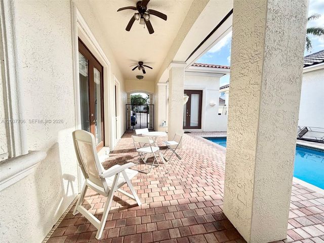 1141 Waterside Ln, Hollywood, FL 33019