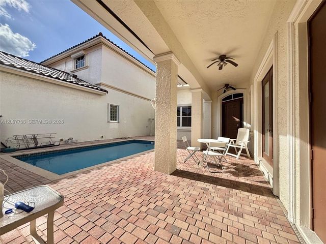 1141 Waterside Ln, Hollywood, FL 33019
