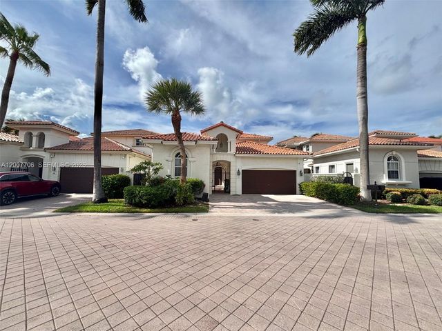 1141 Waterside Ln, Hollywood, FL 33019