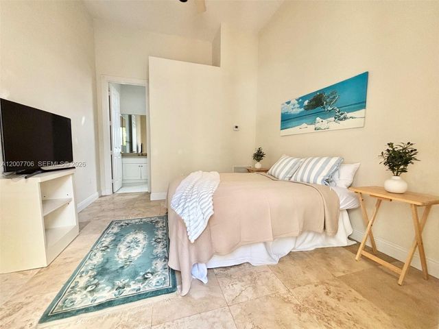 1141 Waterside Ln, Hollywood, FL 33019