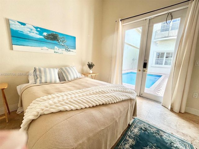 1141 Waterside Ln, Hollywood, FL 33019