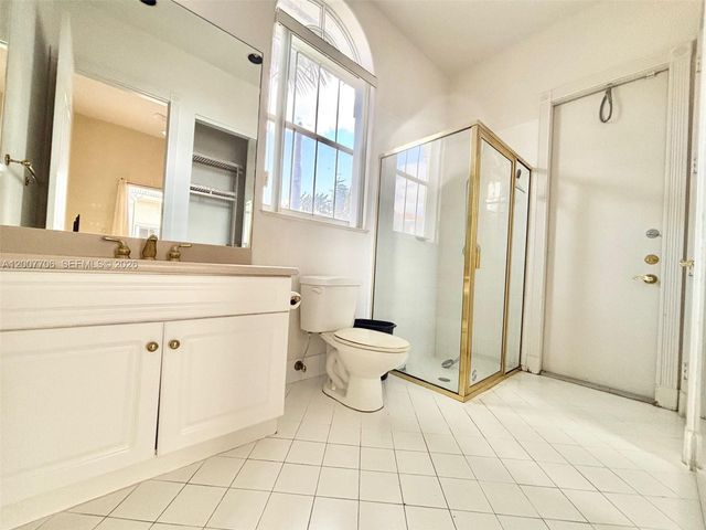 1141 Waterside Ln, Hollywood, FL 33019
