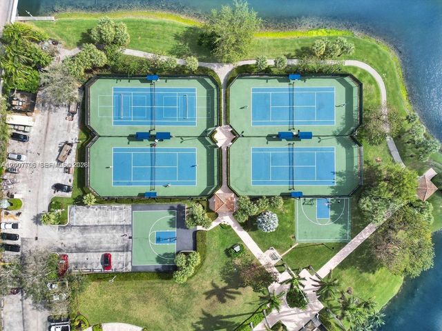 1141 Waterside Ln, Hollywood, FL 33019