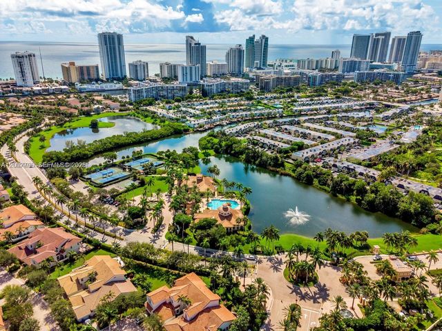 1141 Waterside Ln, Hollywood, FL 33019