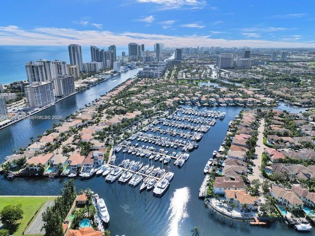 1141 Waterside Ln, Hollywood, FL 33019