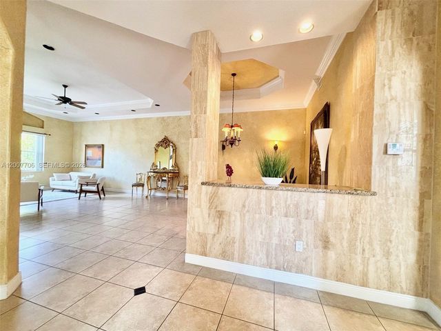 1141 Waterside Ln, Hollywood, FL 33019
