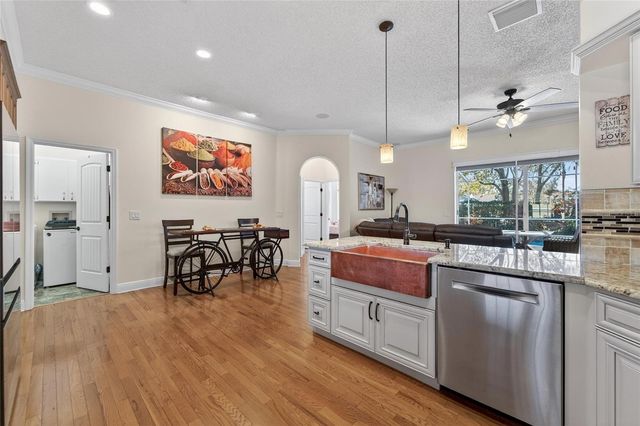 3522 FOX SQUIRREL LANE, Valrico, FL 33596