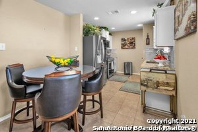 1119 Jordan Xing, San Antonio, TX 78221
