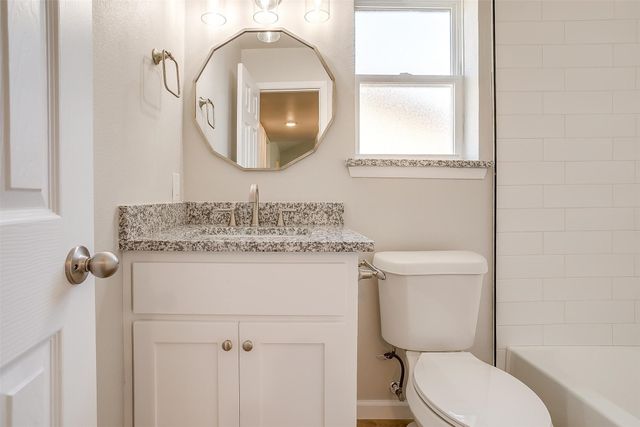 921 Willow Circle S, Burleson, TX 76028