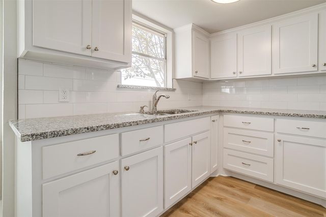 921 Willow Circle S, Burleson, TX 76028