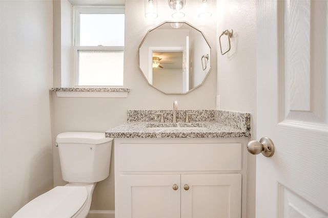 921 Willow Circle S, Burleson, TX 76028