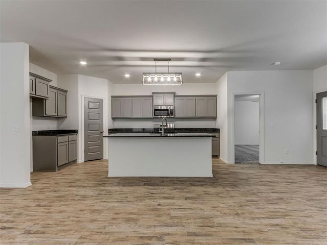 10653 SW 18th Street, Yukon, OK 73099