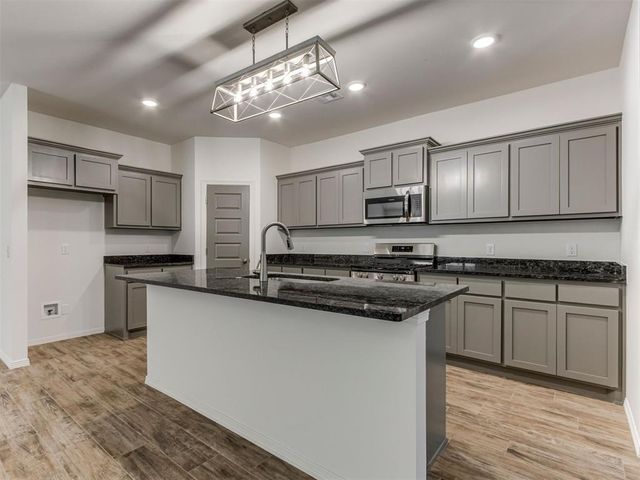 10653 SW 18th Street, Yukon, OK 73099