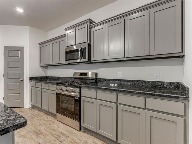 10653 SW 18th Street, Yukon, OK 73099