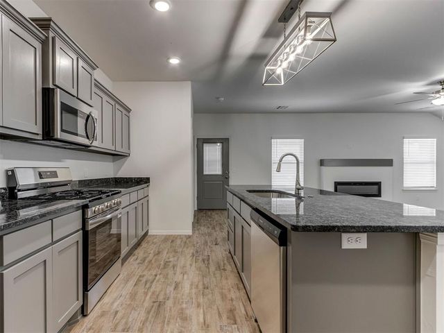 10653 SW 18th Street, Yukon, OK 73099