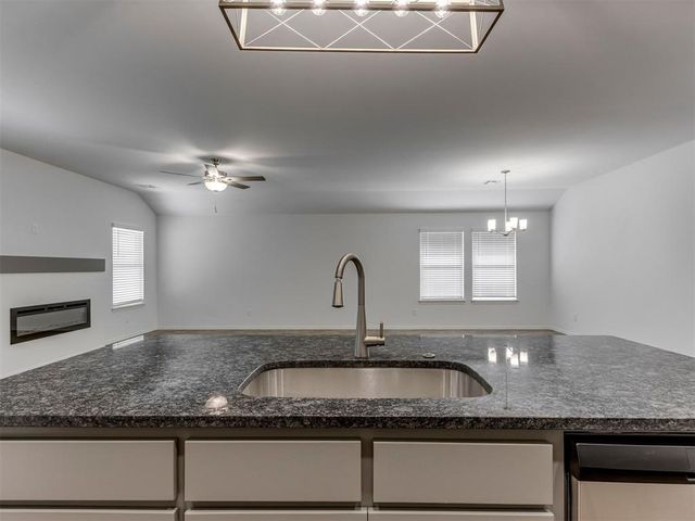 10653 SW 18th Street, Yukon, OK 73099