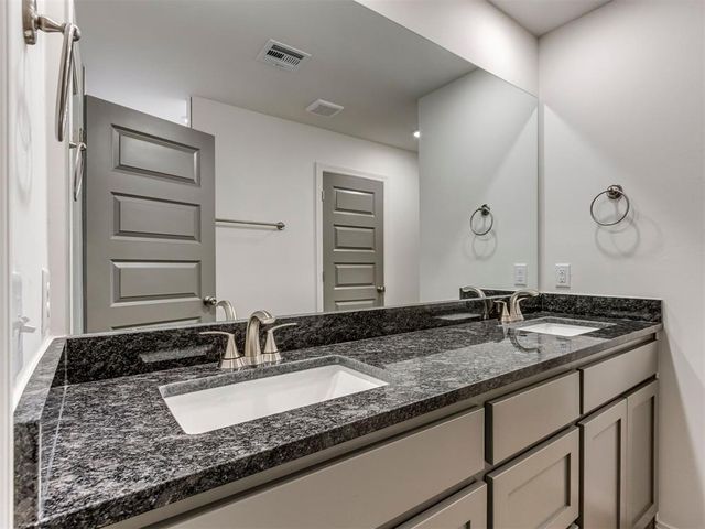 10653 SW 18th Street, Yukon, OK 73099