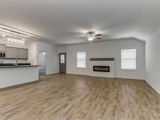 10653 SW 18th Street, Yukon, OK 73099