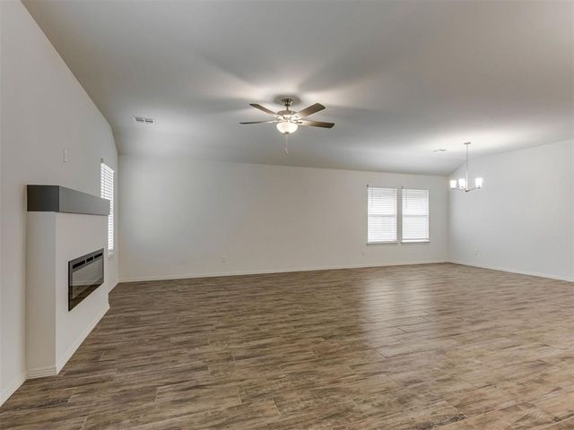 10653 SW 18th Street, Yukon, OK 73099