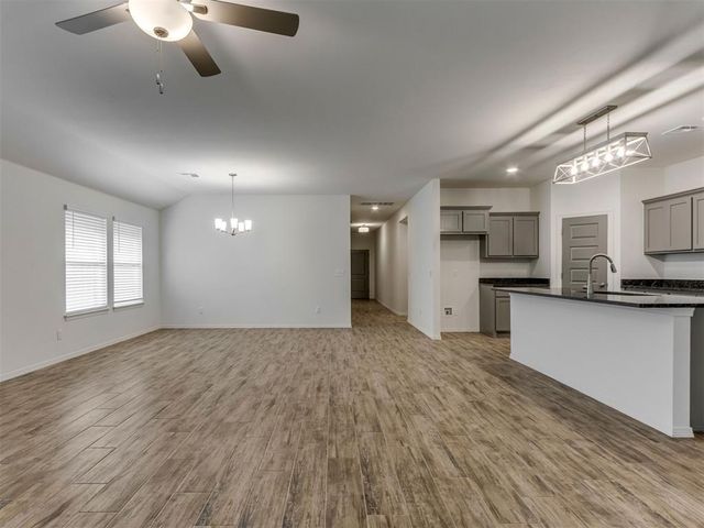 10653 SW 18th Street, Yukon, OK 73099