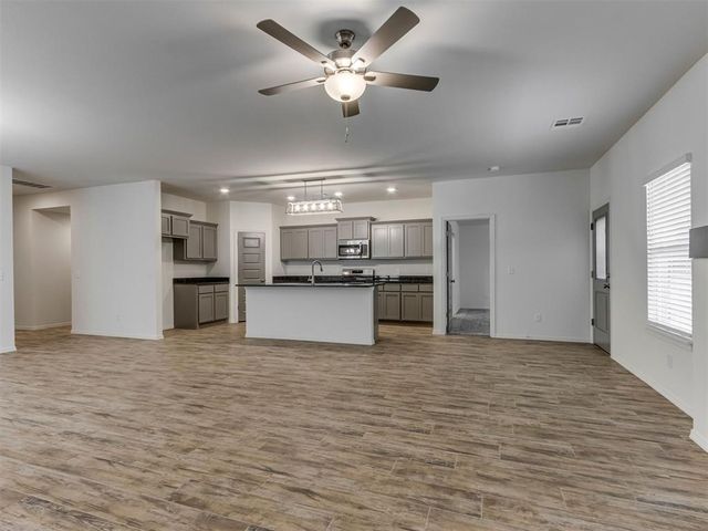 10653 SW 18th Street, Yukon, OK 73099