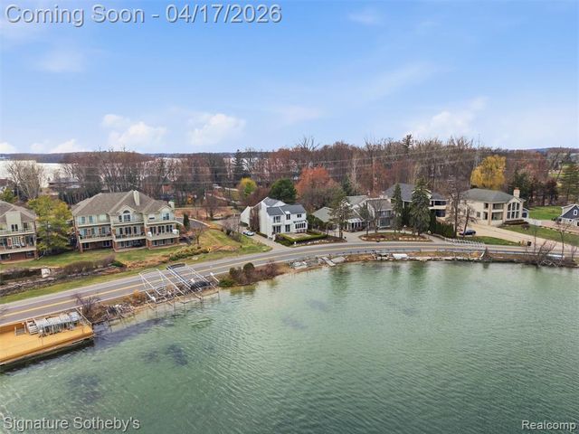 3700 Orchard Lake Road, West Bloomfield, MI 48324