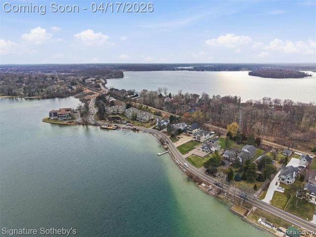 3700 Orchard Lake Road, West Bloomfield, MI 48324