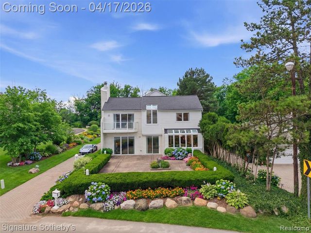 3700 Orchard Lake Road, West Bloomfield, MI 48324