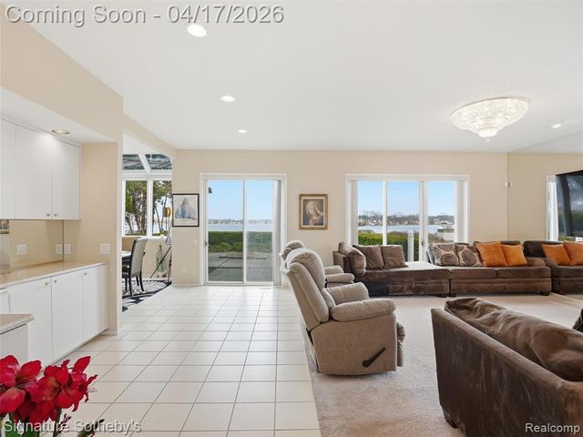 3700 Orchard Lake Road, West Bloomfield, MI 48324