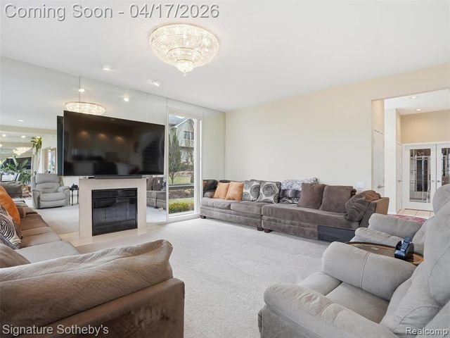 3700 Orchard Lake Road, West Bloomfield, MI 48324