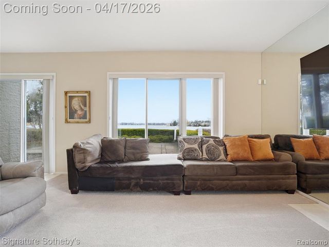 3700 Orchard Lake Road, West Bloomfield, MI 48324