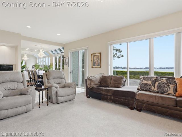 3700 Orchard Lake Road, West Bloomfield, MI 48324