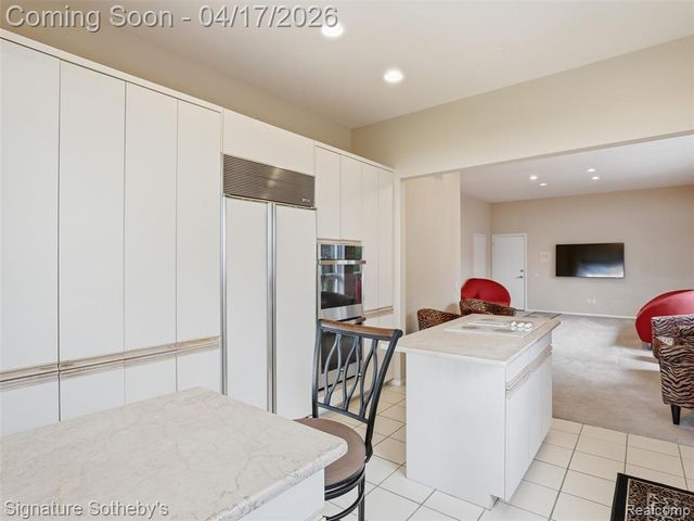 3700 Orchard Lake Road, West Bloomfield, MI 48324