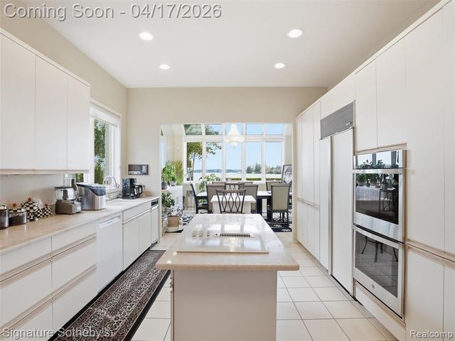 3700 Orchard Lake Road, West Bloomfield, MI 48324
