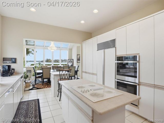 3700 Orchard Lake Road, West Bloomfield, MI 48324