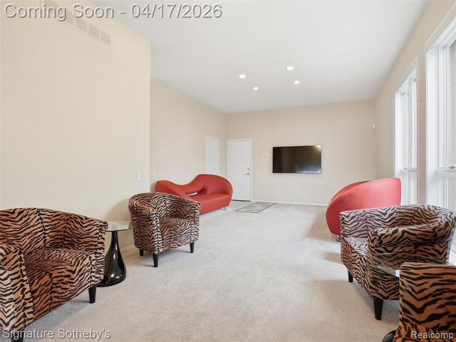 3700 Orchard Lake Road, West Bloomfield, MI 48324